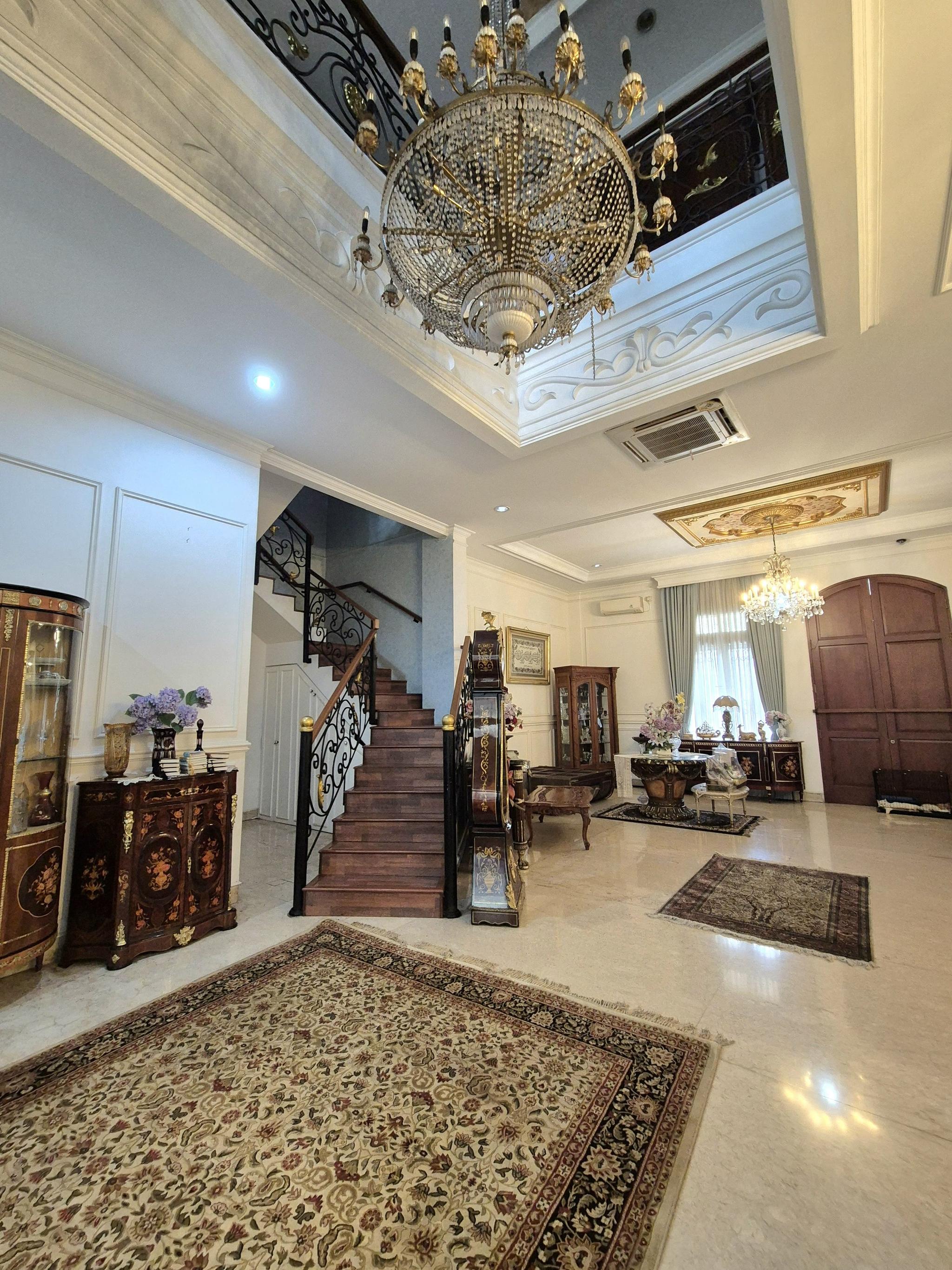 For Sale Rumah 2 Lantai di Kebayoran Baru Jakarta Selatan