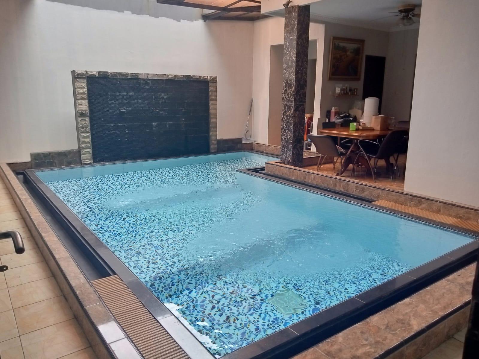 For sale rumah siap huni kebayoran baru dengan private swimming pool row jalan lebar