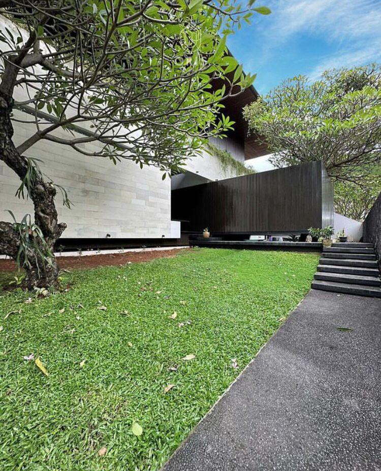 PONDOK INDAH - (FOR SALE) : RUMAH MEWAH, HIGH SPEC, DESIGNED BY ANDRA MATIN 