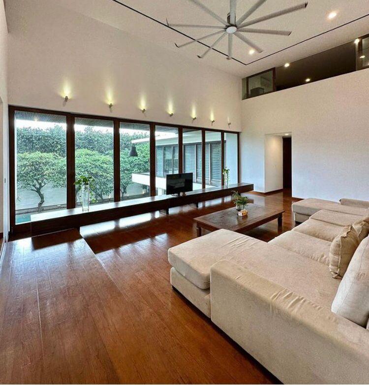 PONDOK INDAH - (FOR SALE) : RUMAH MEWAH, HIGH SPEC, DESIGNED BY ANDRA MATIN 