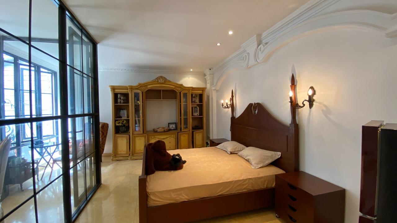 Dijual Rumah di Pondok Indah~ furnished ~ Harga Njop~