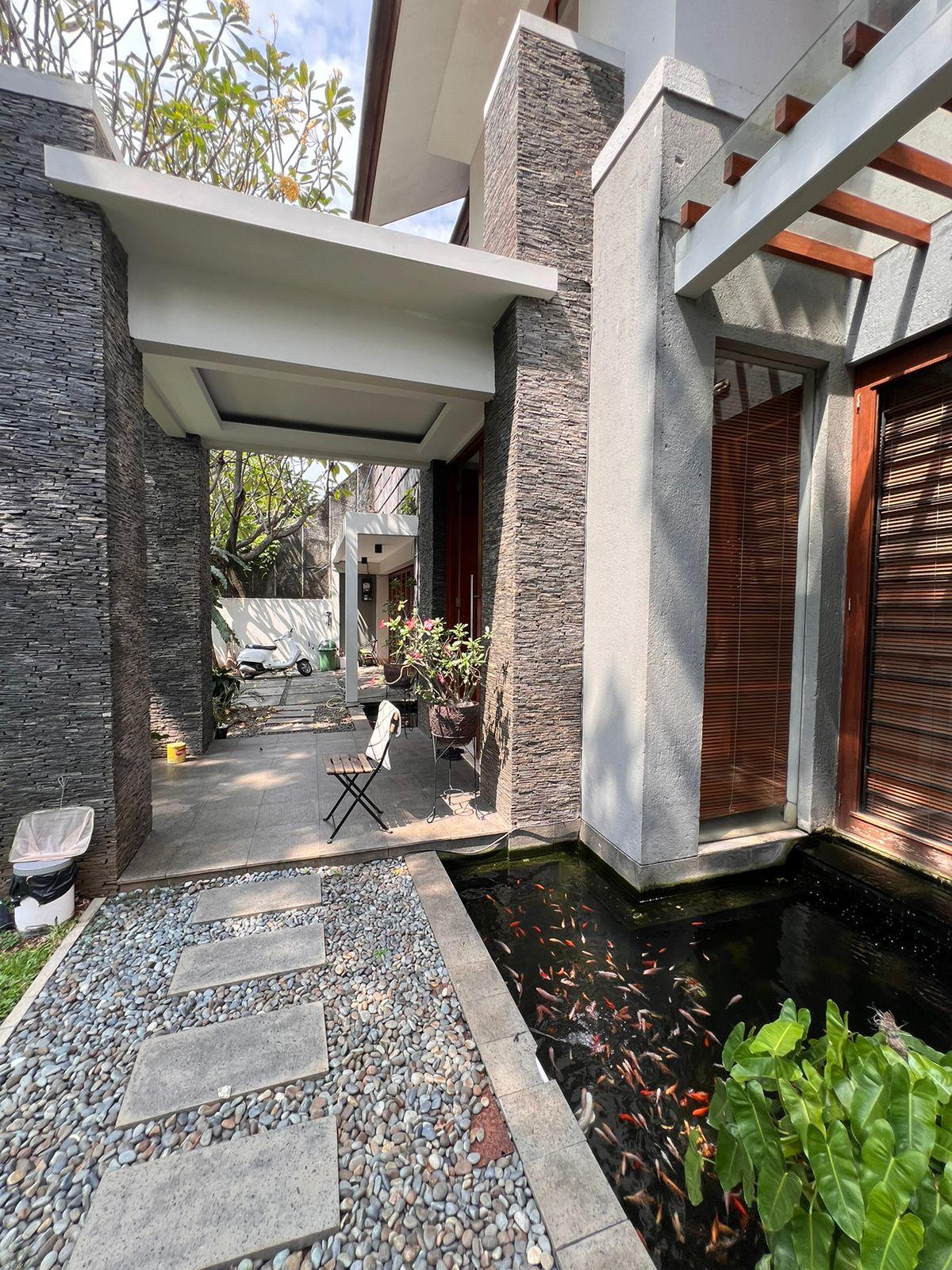 For sale Modern tropical house di Senopati area, Kebayoran Baru