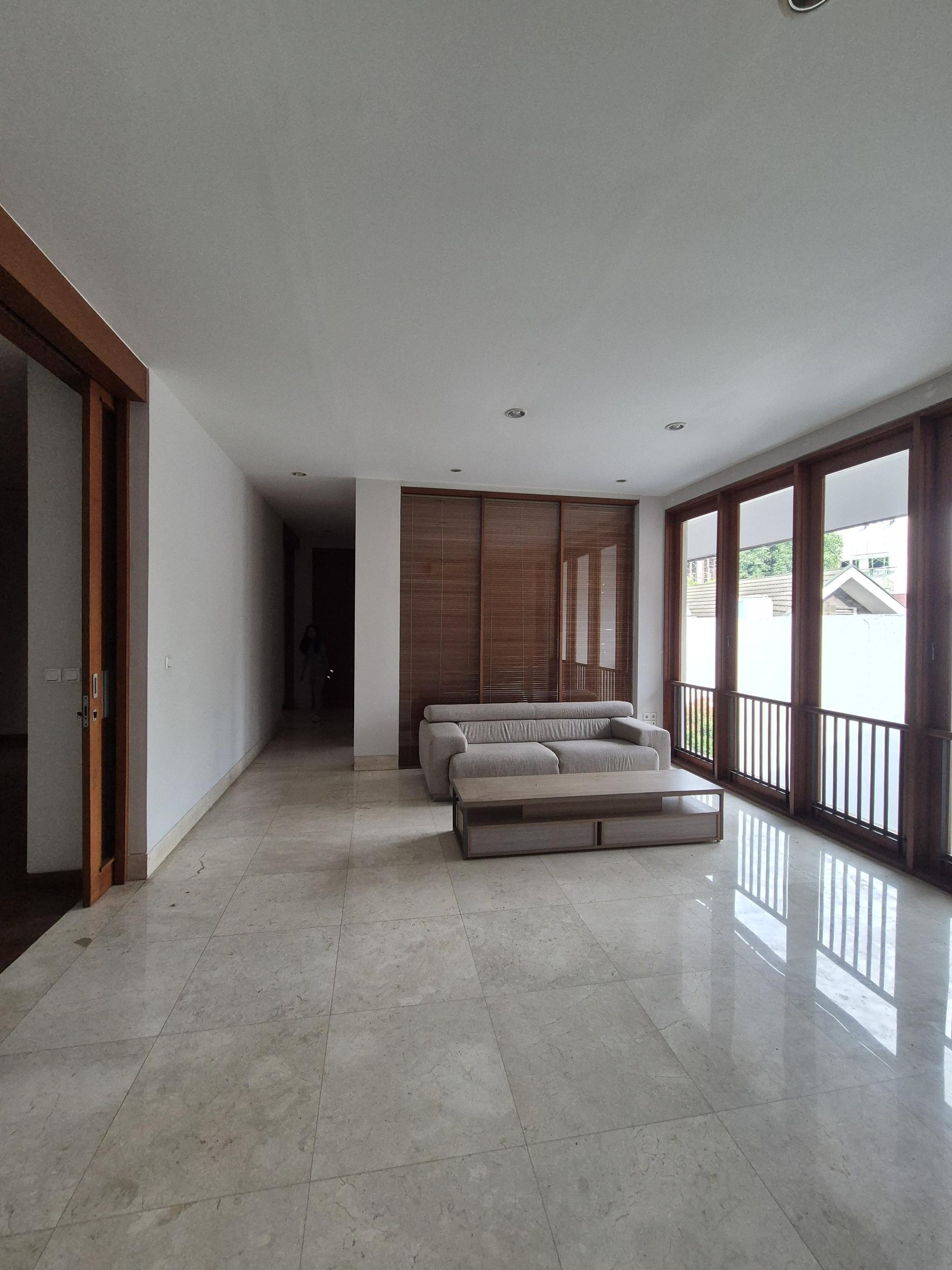 For sale Modern tropical house di Senopati area, Kebayoran Baru