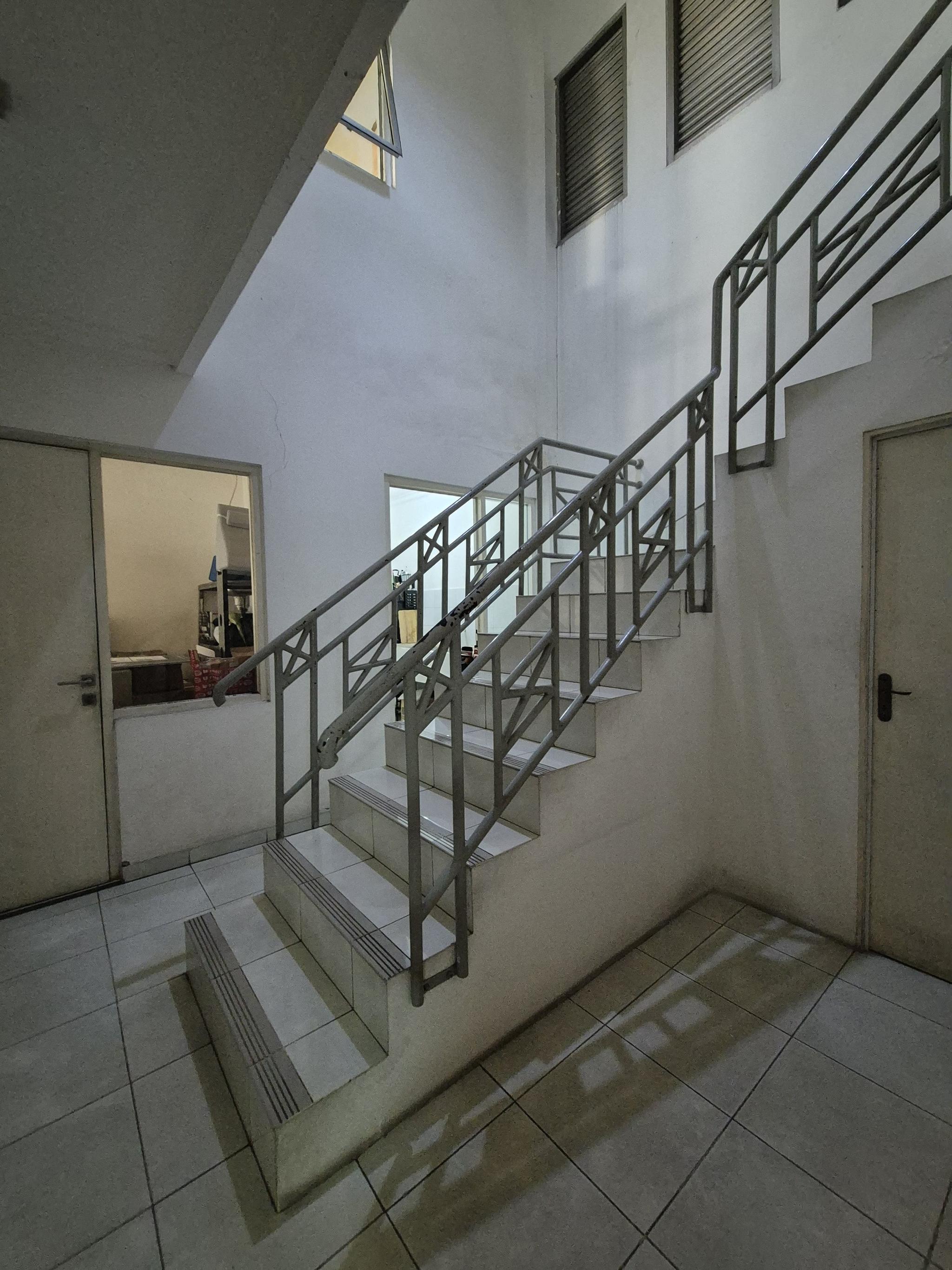  For sale rumah 2 lantai dekat Sency, lokasi prime & strategis