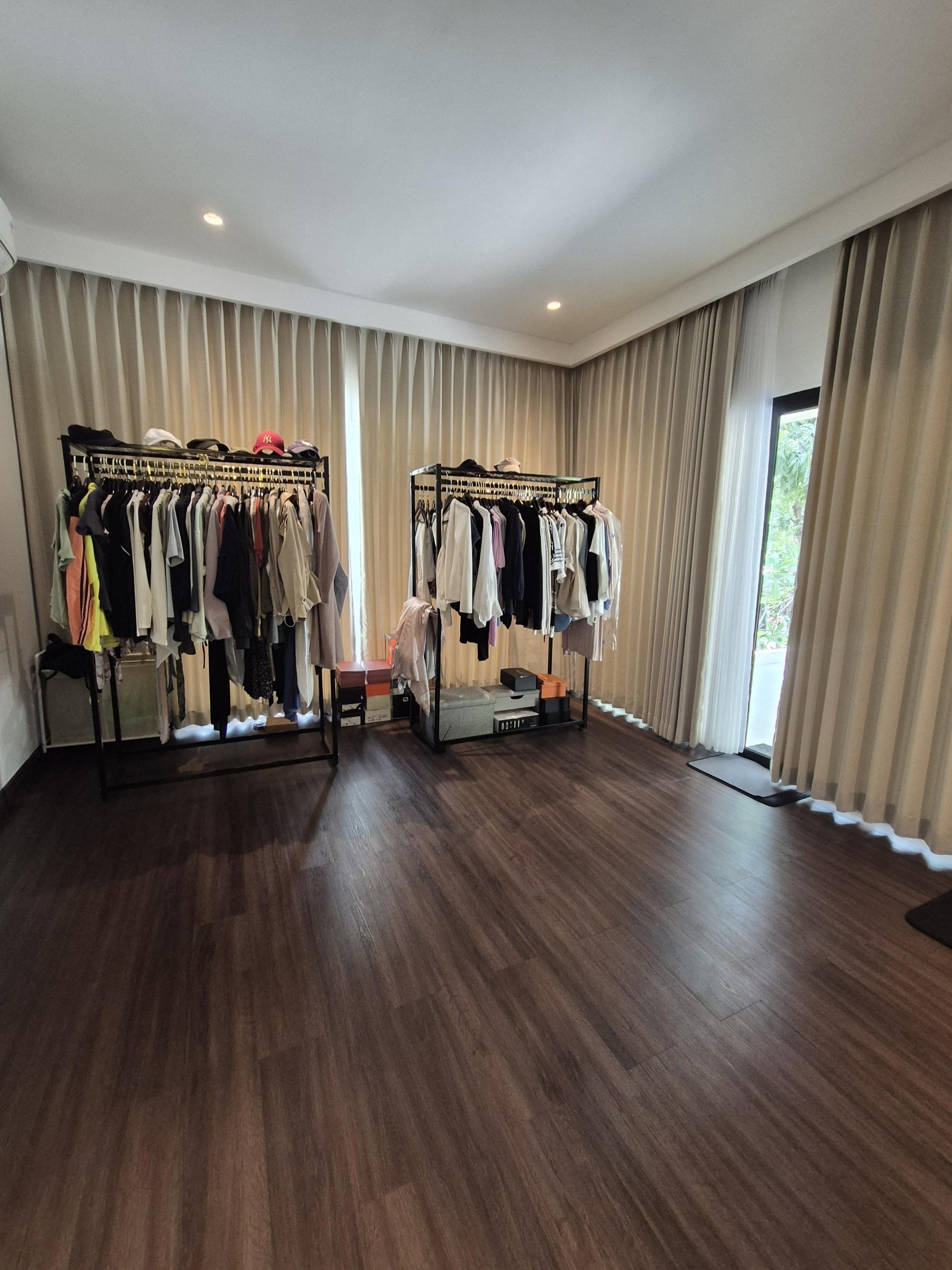  For sale rumah 2 lantai dekat Sency, lokasi prime & strategis