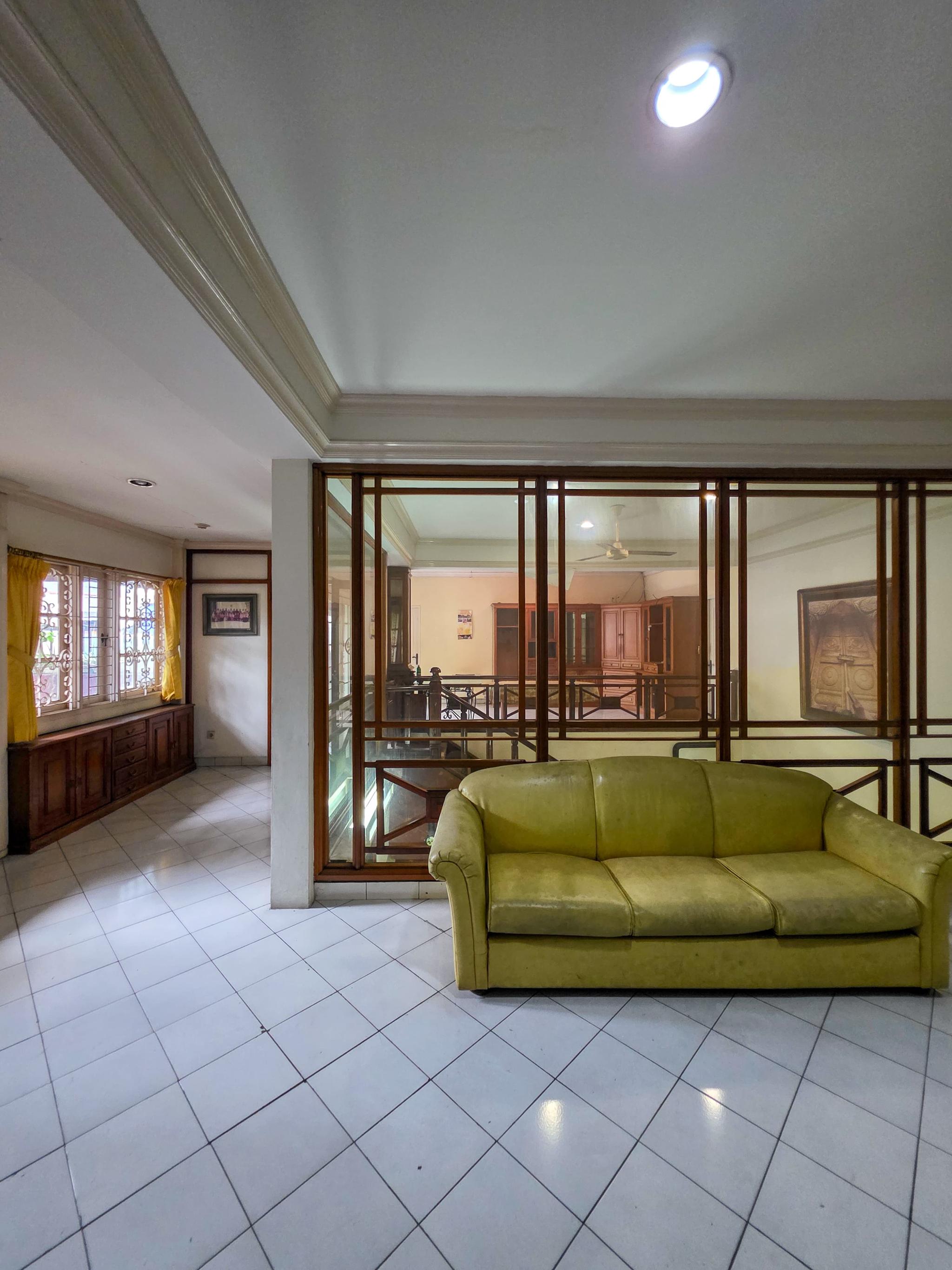 Rumah tua hitung tanah di Kebayoran Baru good deal 