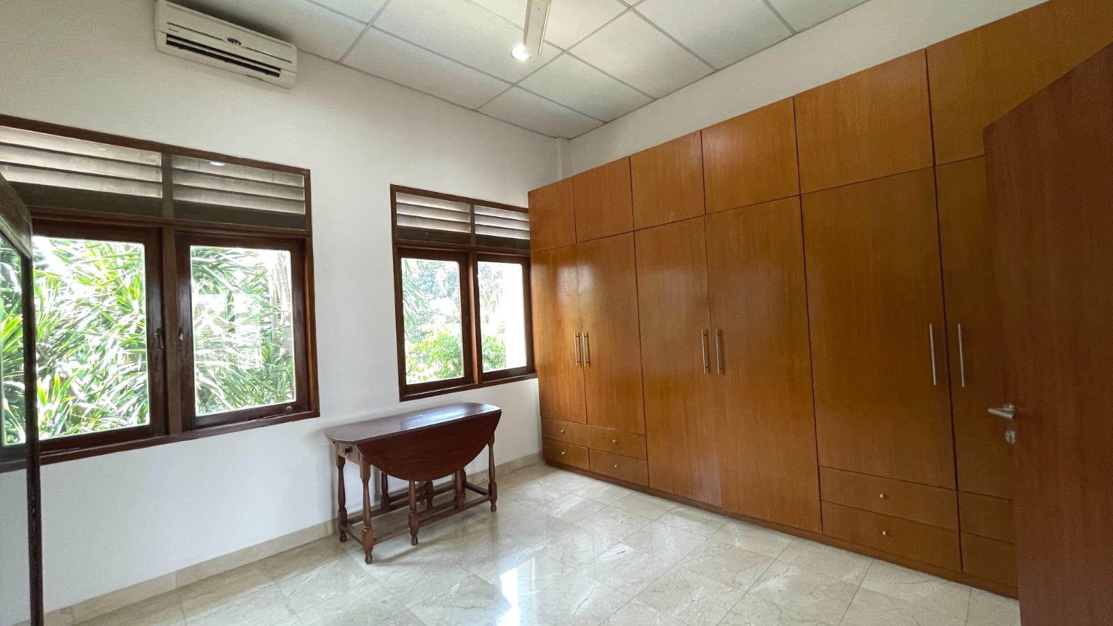Disewakan rumah di Kemang