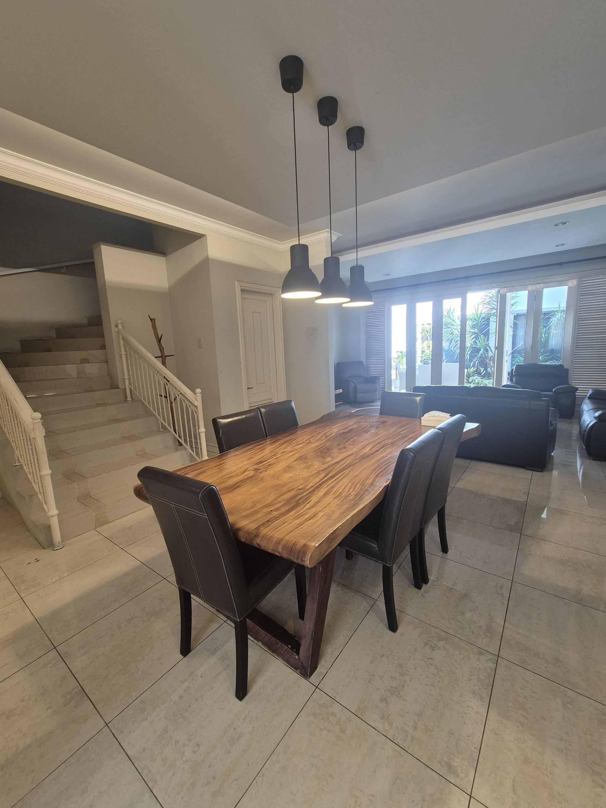 Dijual rumah 2 lt + basement siap huni di Senopati area