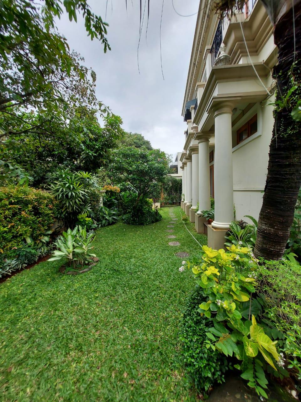 Disewa  Rumah 2 lantai siap huni Pondok Indah