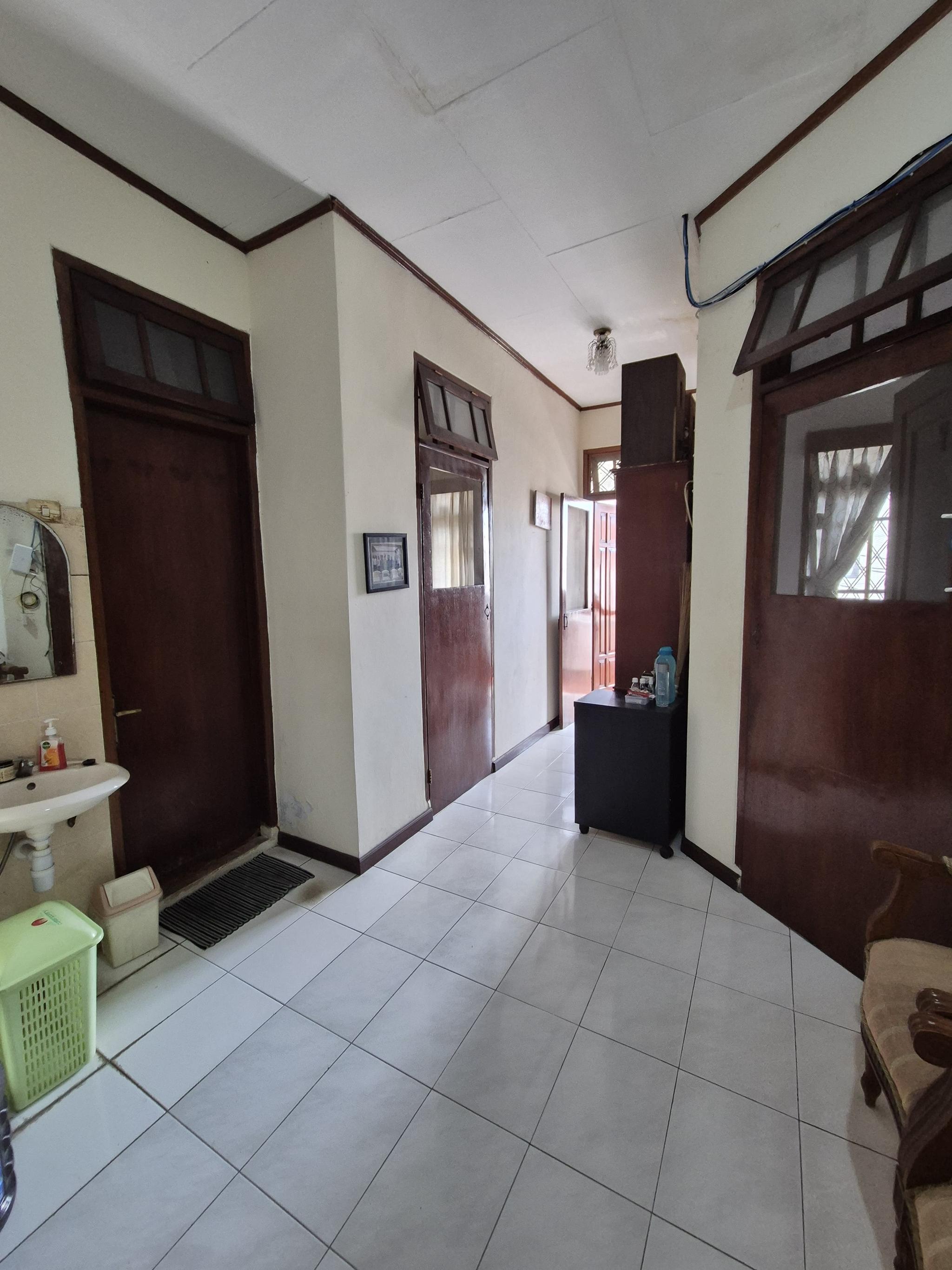 For sale rumah terawat 2 lantai di SCBD area keb baru