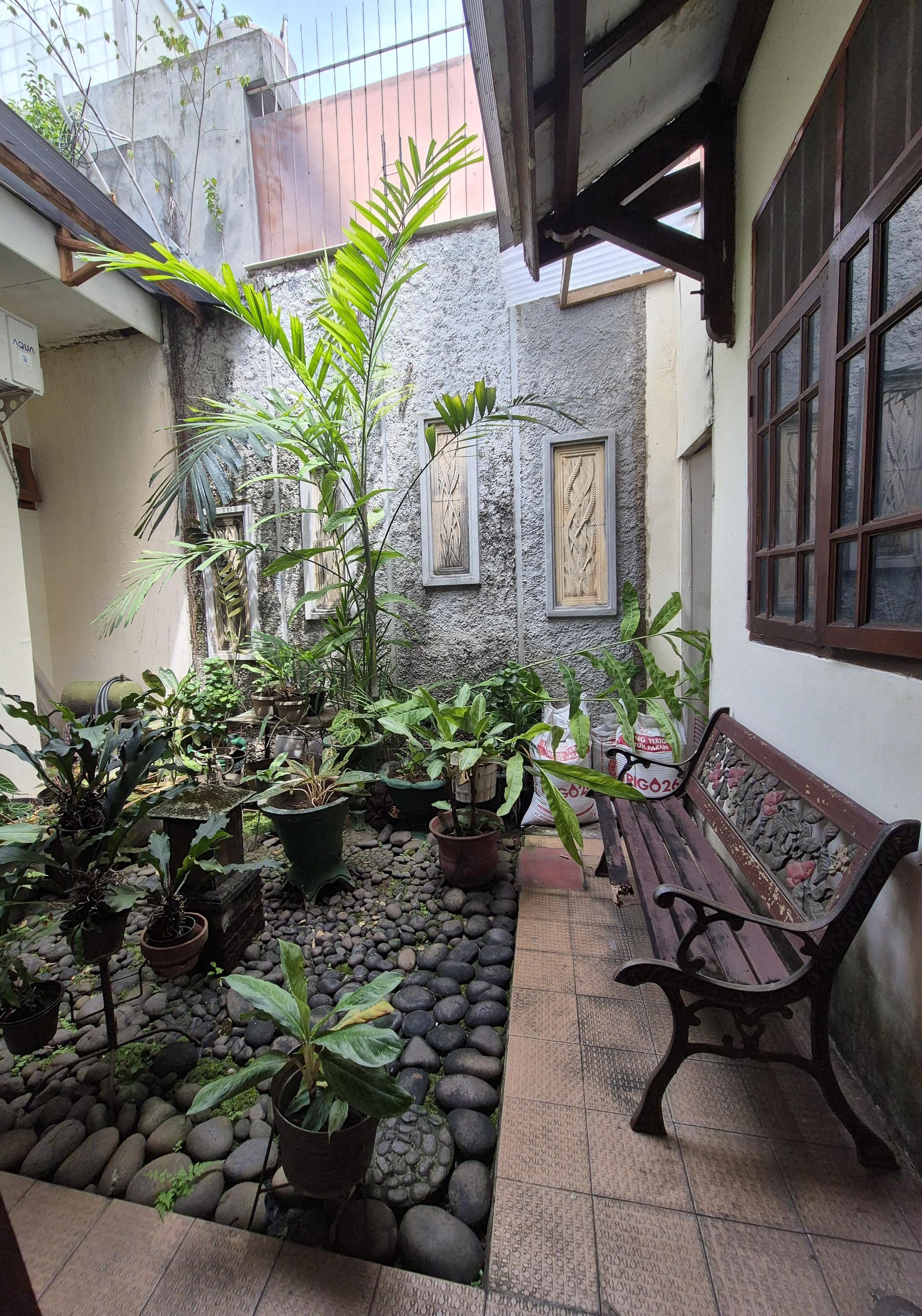 For sale rumah terawat 2 lantai di SCBD area keb baru