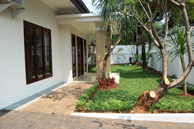 House FOR RENT in Kemang 