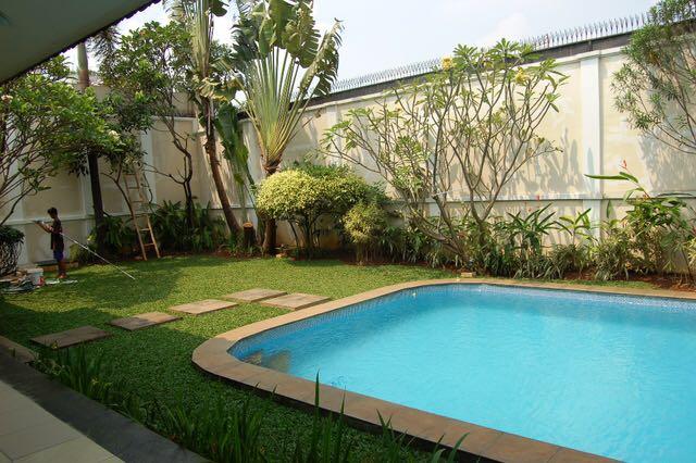 House FOR RENT in Kemang 