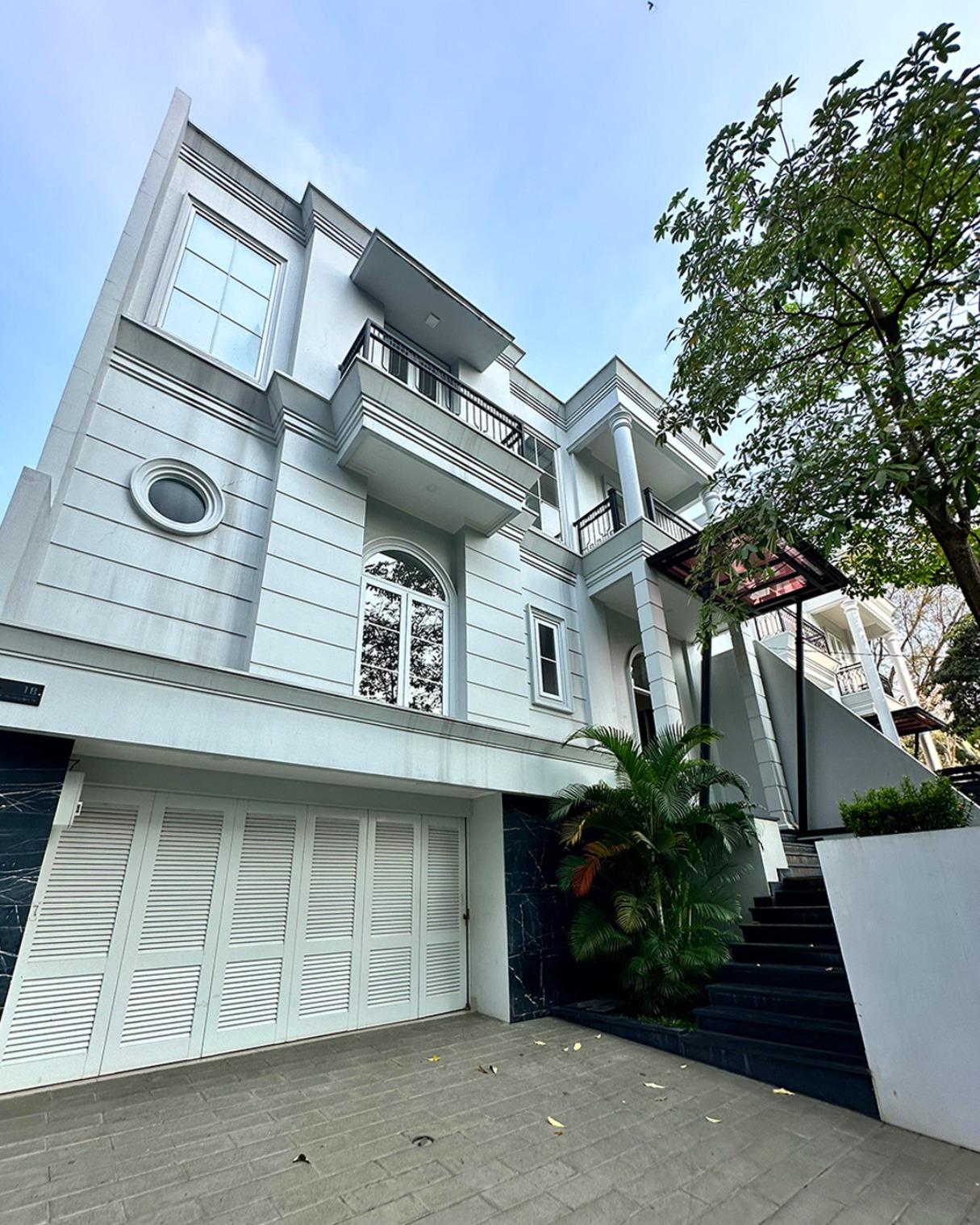 Rumah siap huni di brawijaya kebayoran baru brand new