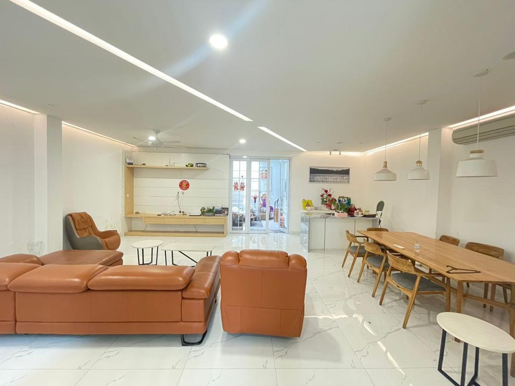 Dijual Rumah Golf Lake Residence Jakarta Barat