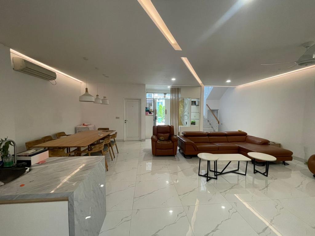 Dijual Rumah Golf Lake Residence Jakarta Barat