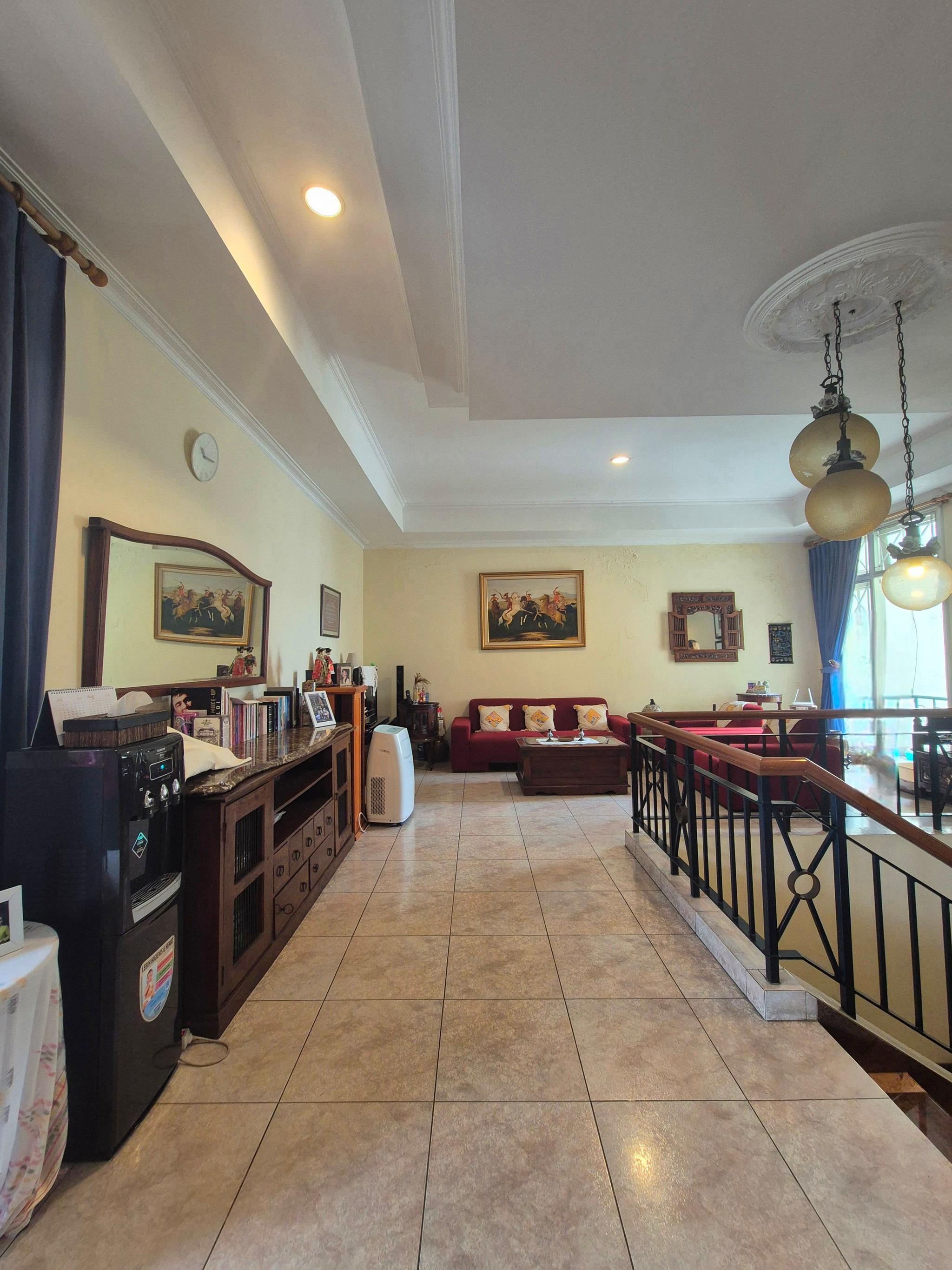Good deal! Rumah di Senopati area row jalan lebar 