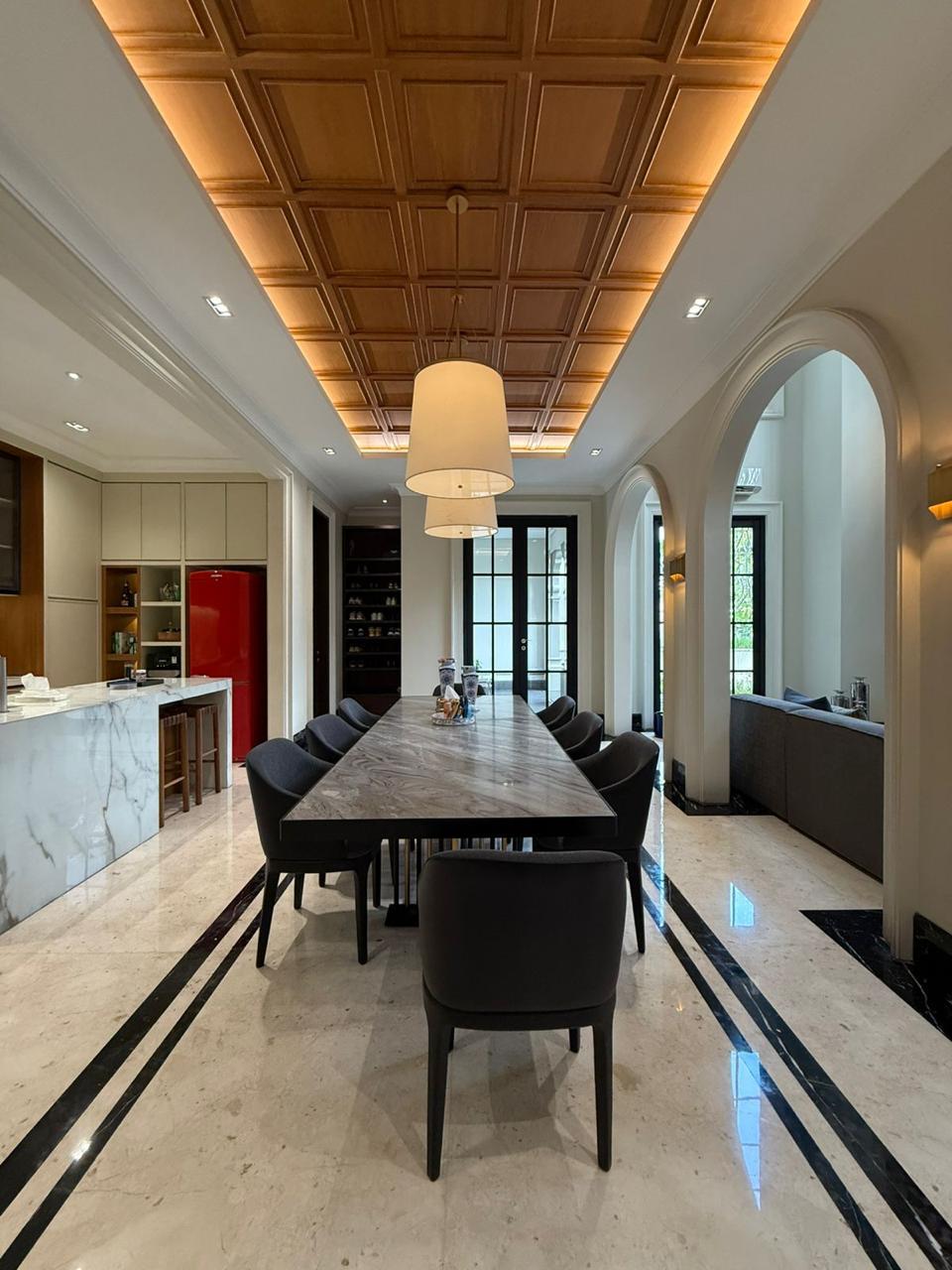 Rumah siap huni di Veteran dengan private swimming pool