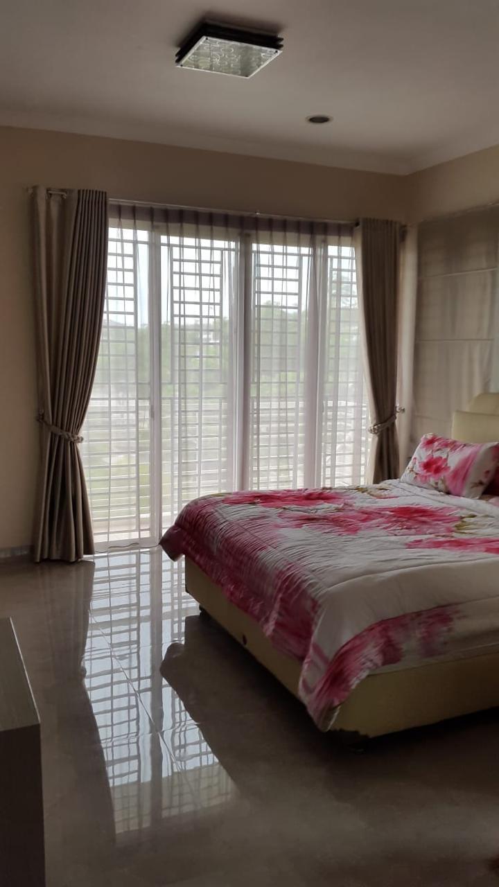 Dijual Rumah Golf Lake Residence (HOEK) Jakarta Barat