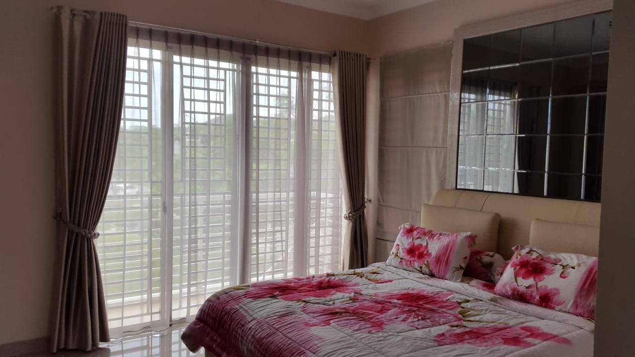Dijual Rumah Golf Lake Residence (HOEK) Jakarta Barat