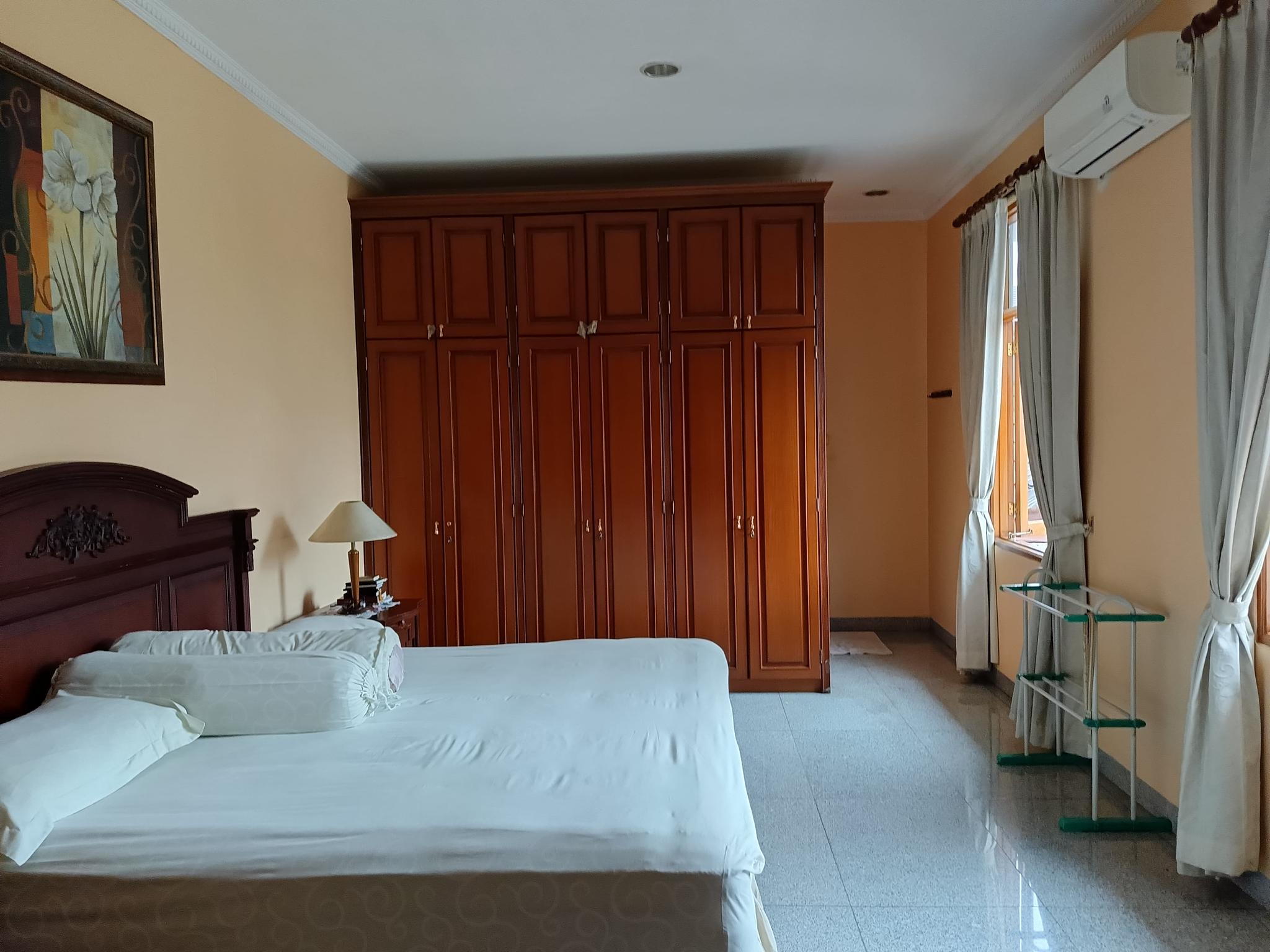 Dijual Rumah Strategis Cocok utk Kos Benhil Jakpus