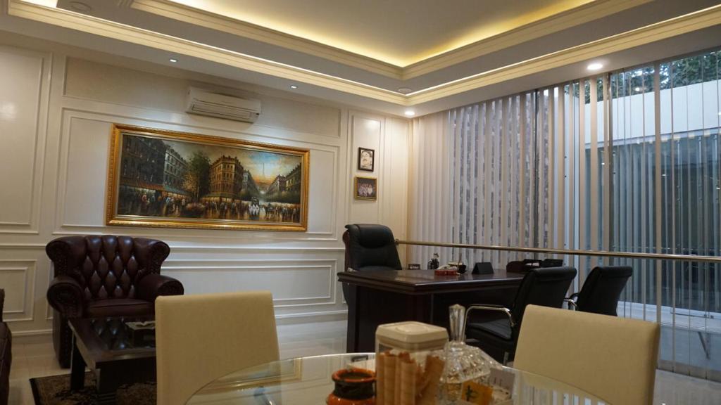 Dijual Gedung Kantor 3 Lantai Prime Area Kemang Timur