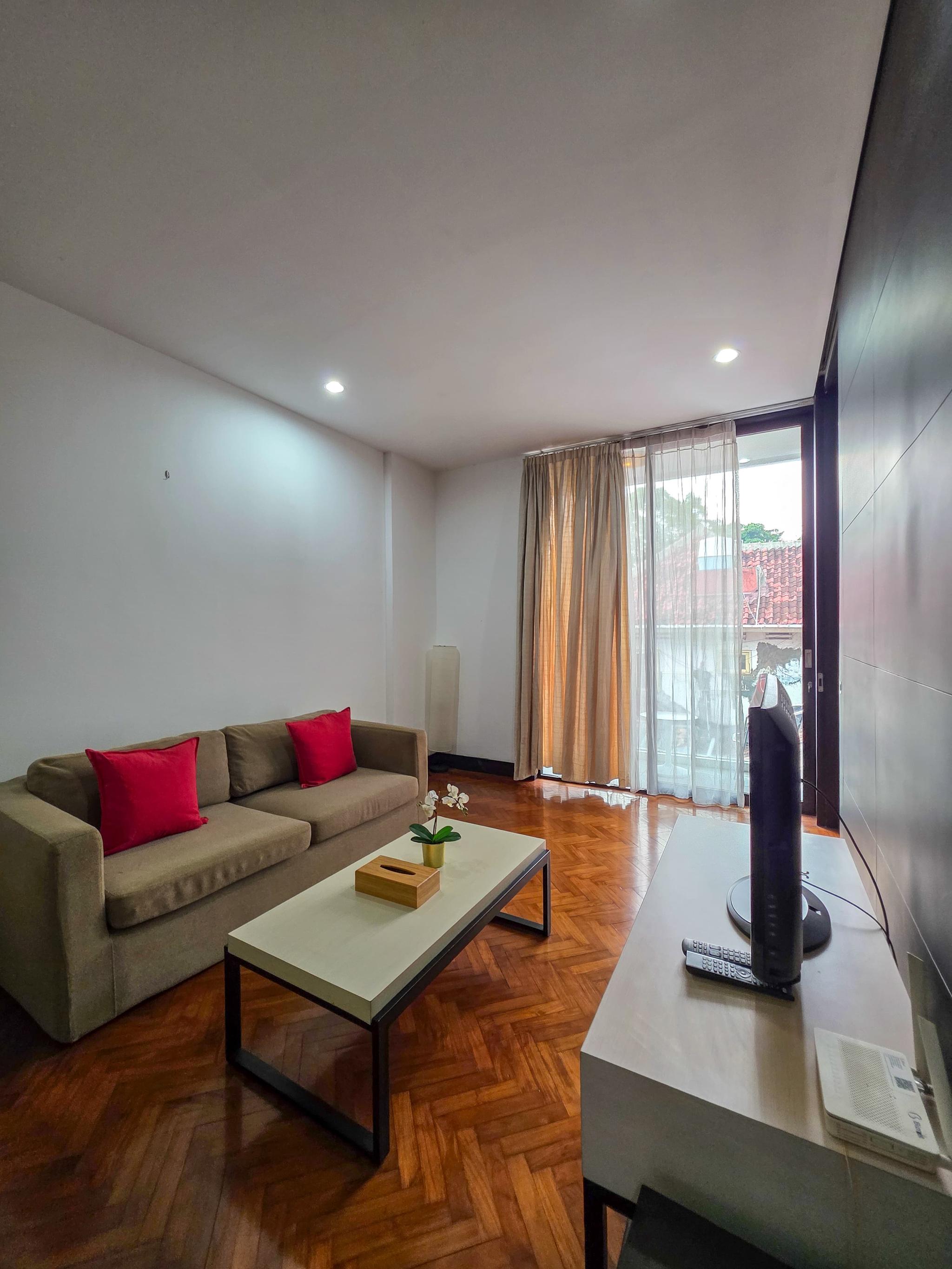 For sale rumah kebayoran baru row jalan lebar 
