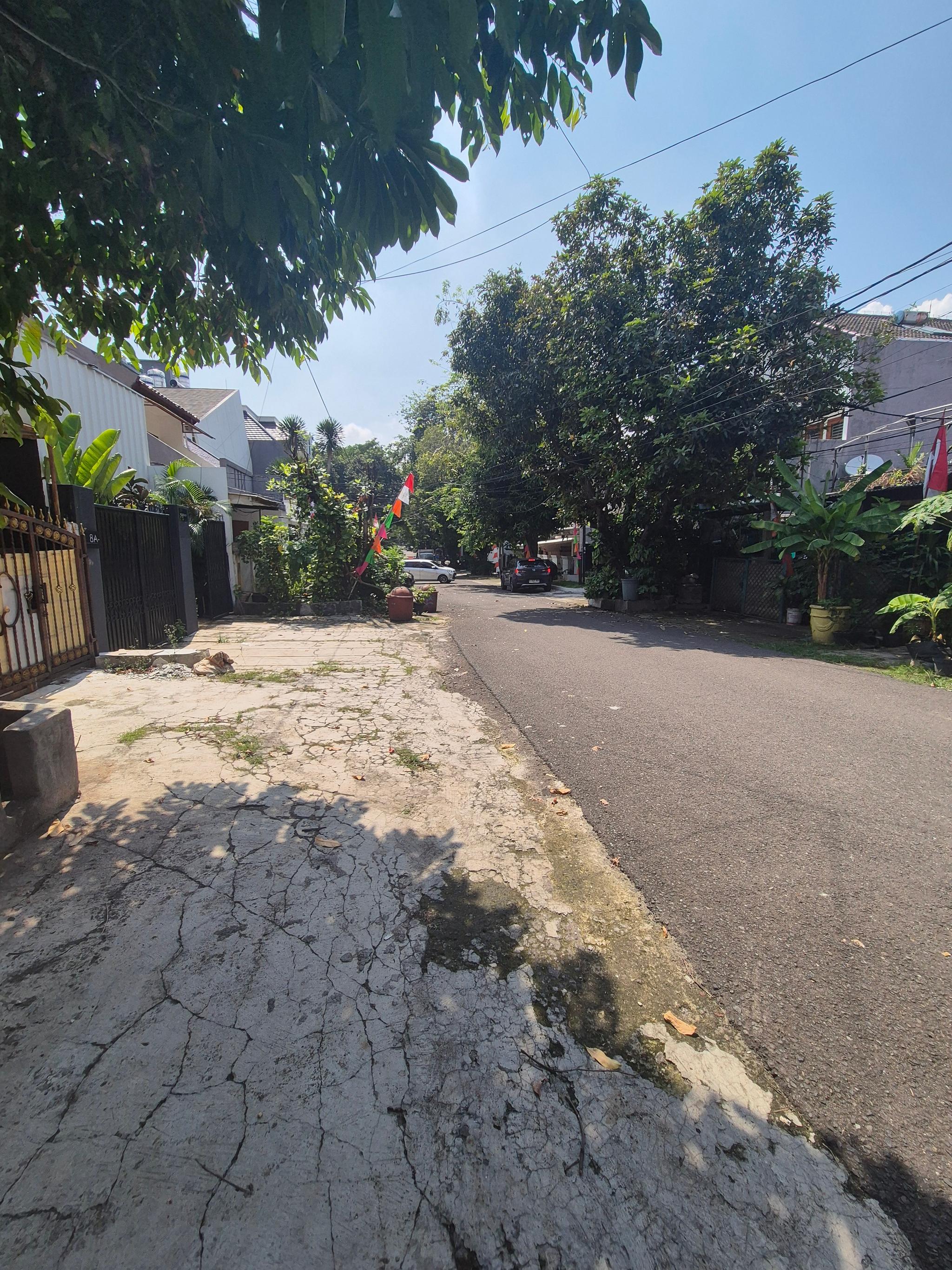 For sale rumah hitung tanah komplek kebayoran baru