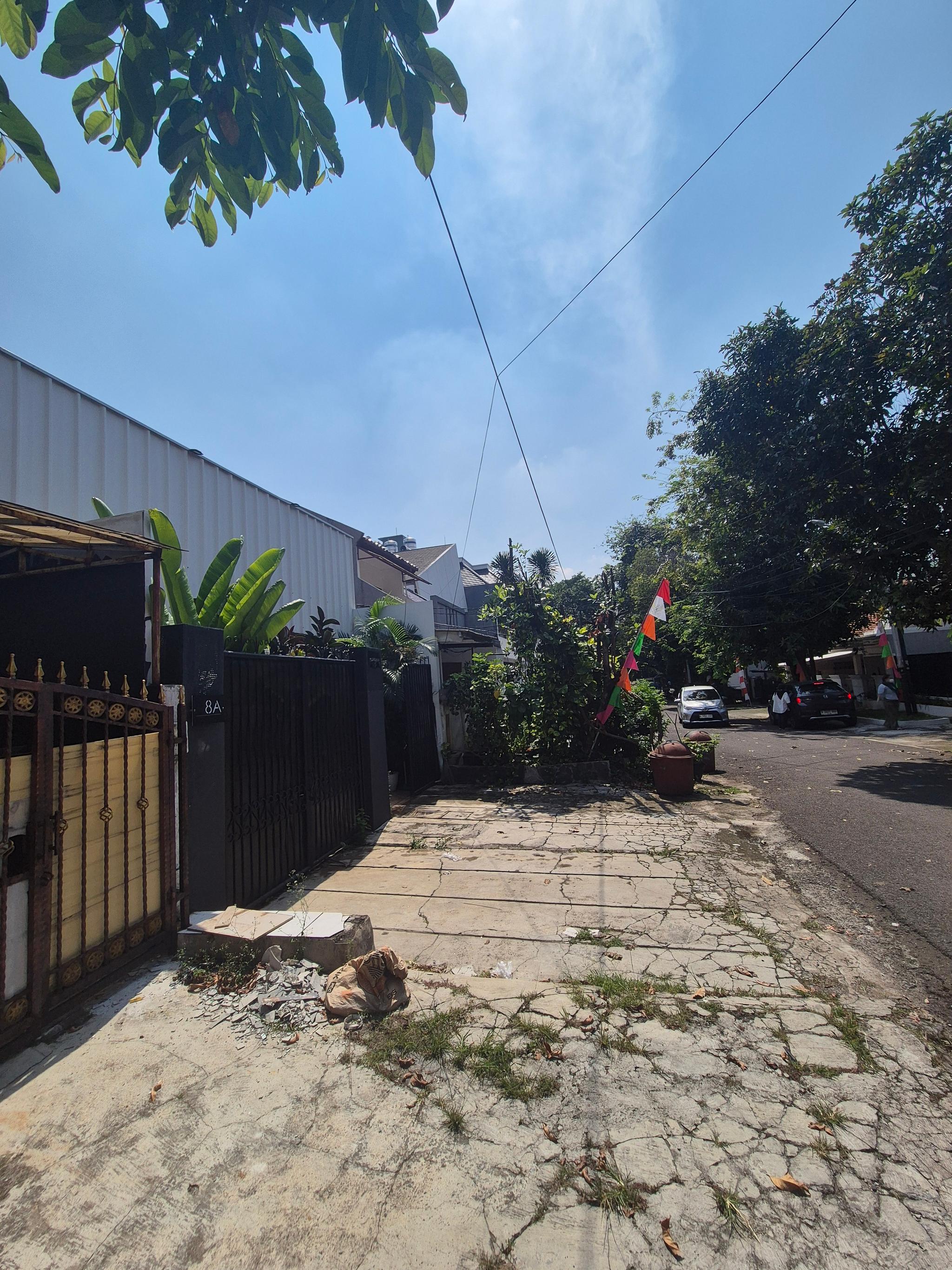 For sale rumah hitung tanah komplek kebayoran baru