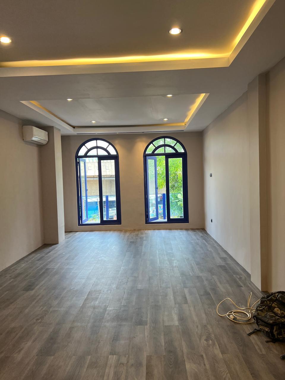 For sale ruko 3 lantai siap pakai di Kebayoran Baru