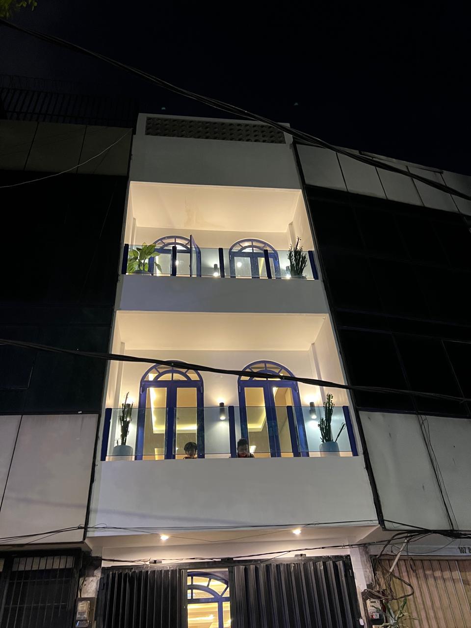For sale ruko 3 lantai siap pakai di Kebayoran Baru