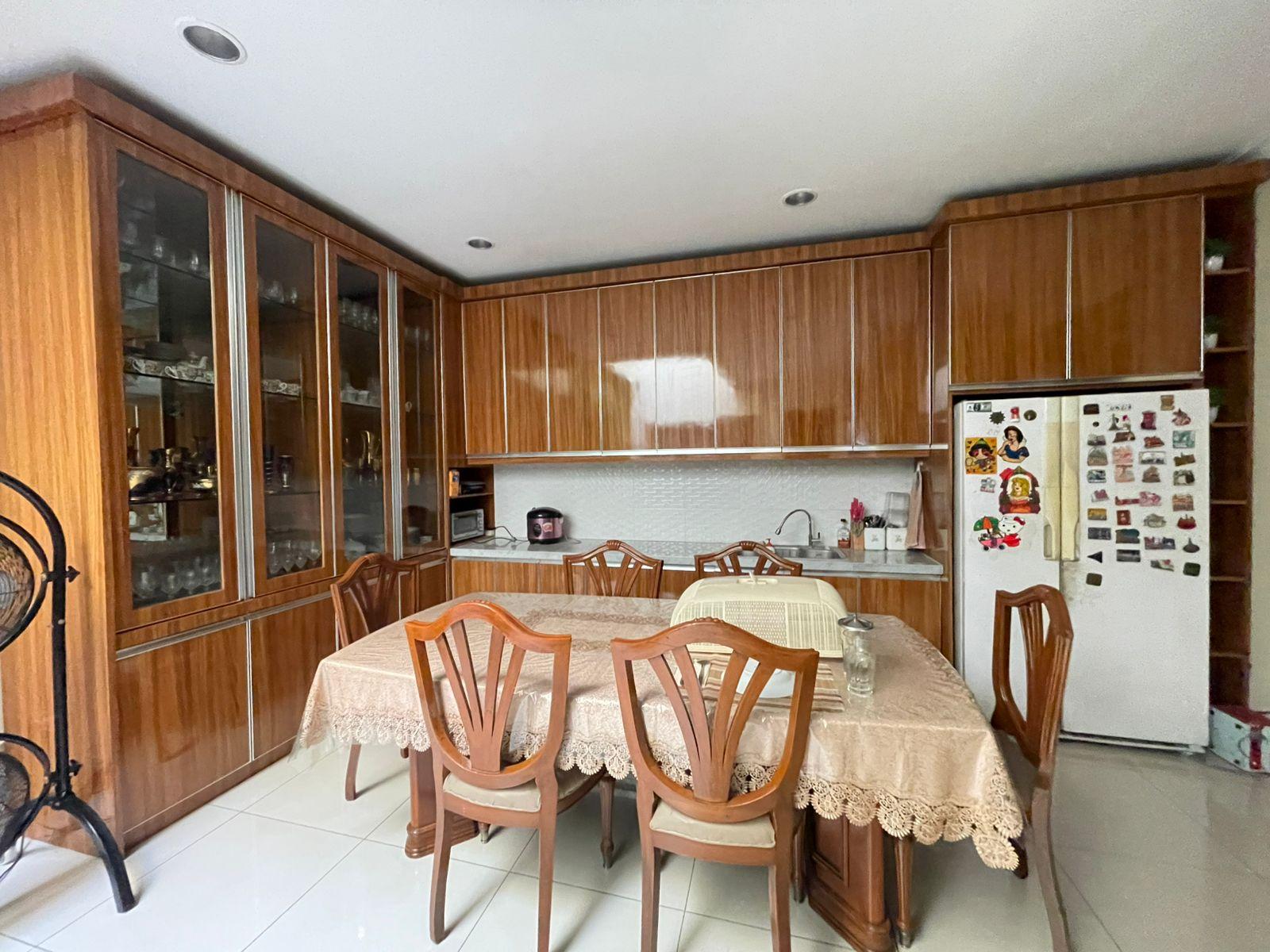 Dijual Rumah Terawat di Lebak Bulus Jakarta Selatan