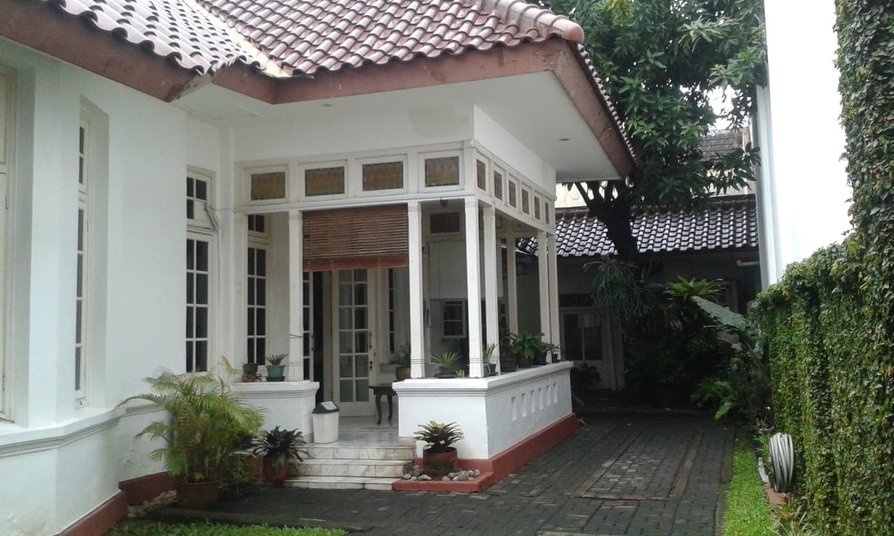 Di jual rumah jalan cemara Menteng 