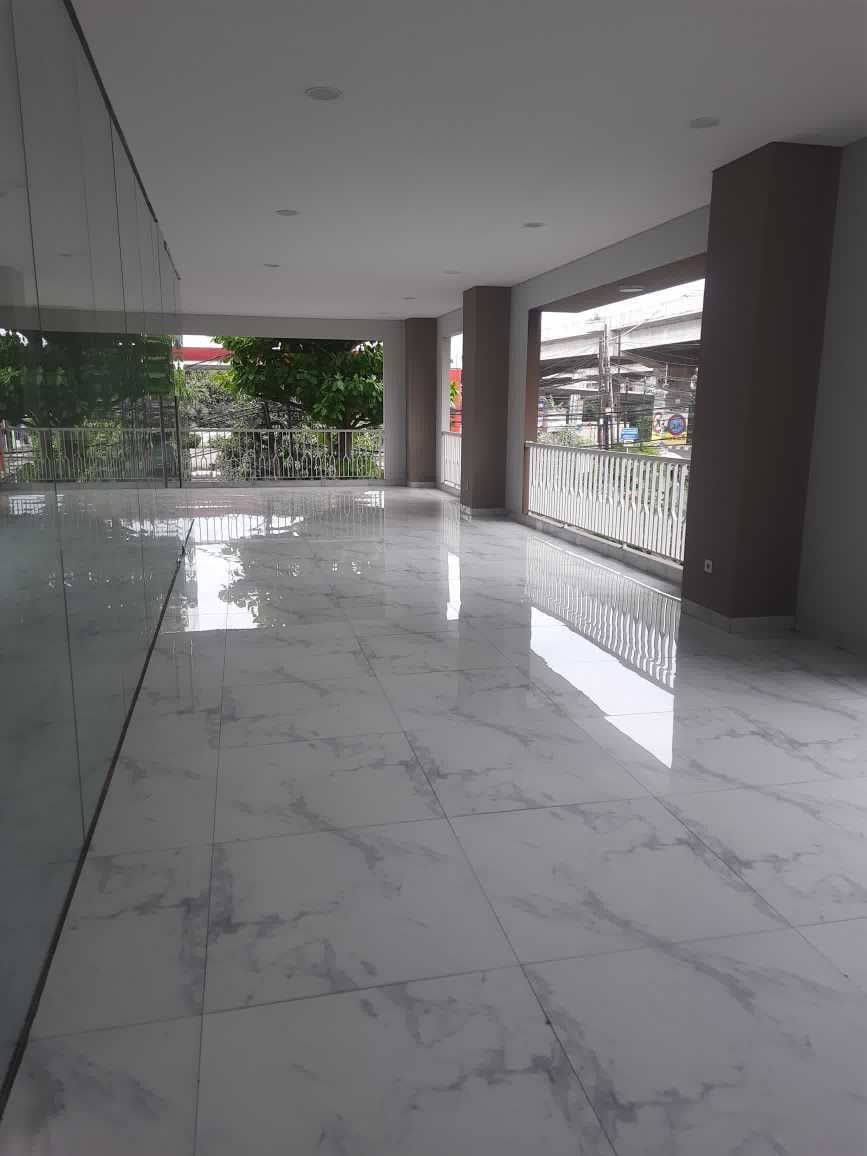 Disewakan Gedung Kantor 3 Lantai Area Cipinang
