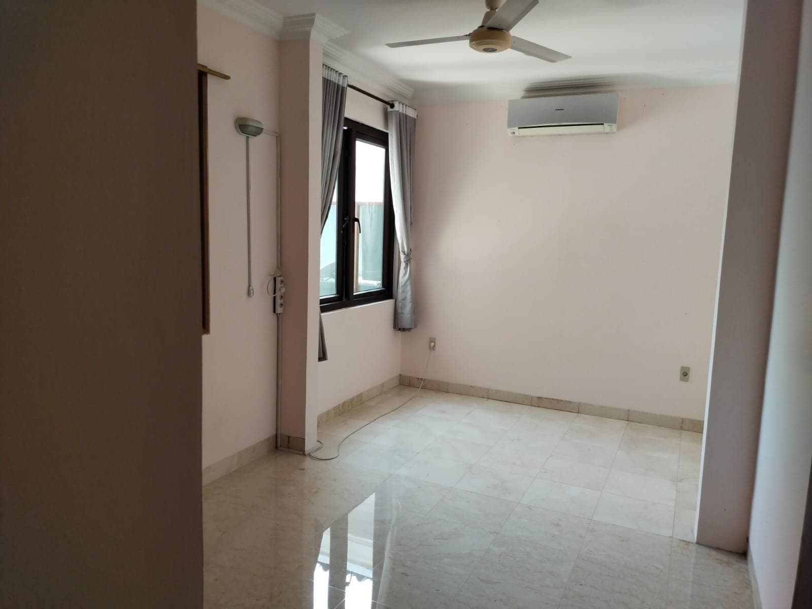 DI SEWA: Rumah  di Kemang 