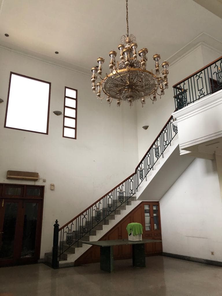 Rumah Disewakan – Jl. Metro Pondok Indah (Hadap Timur)