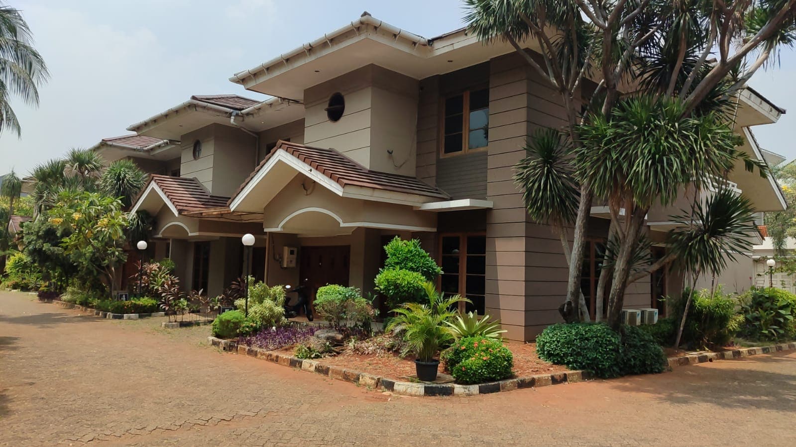 Rumah Disewakan Ampera Cocok untuk Kantor