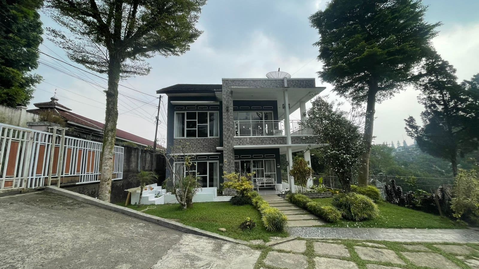 Dijual Villa Beautiful View Puncak Jawa Barat 