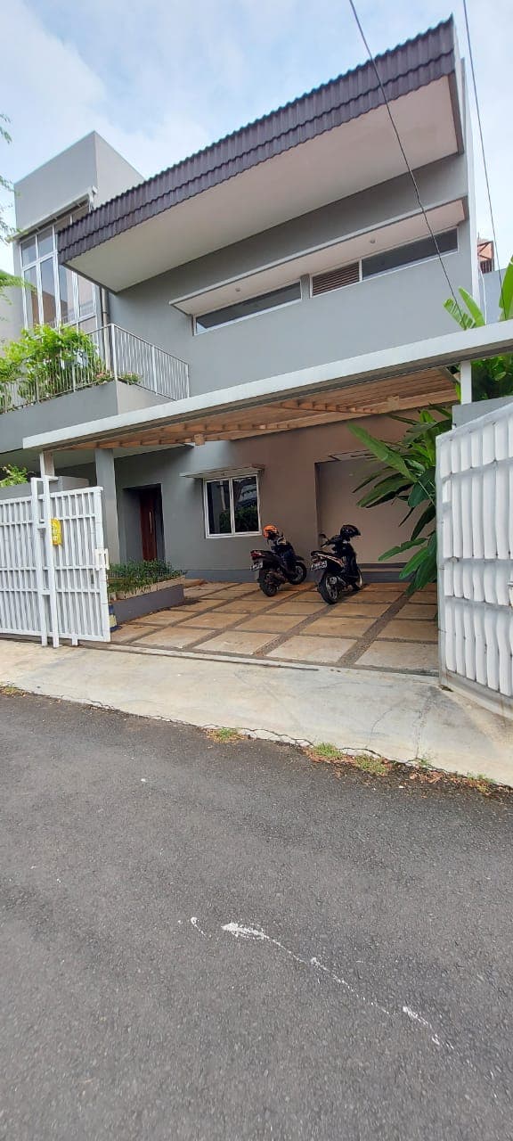 House for Rent Ciomas Kebayoran Baru