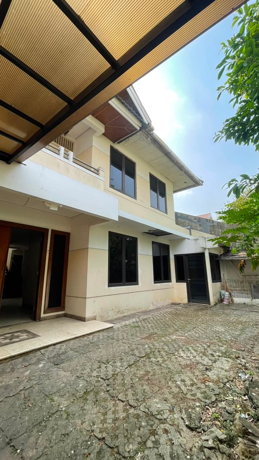 Dijual Rumah Hitung Tanah Mega Kuningan Jakarta Selatan