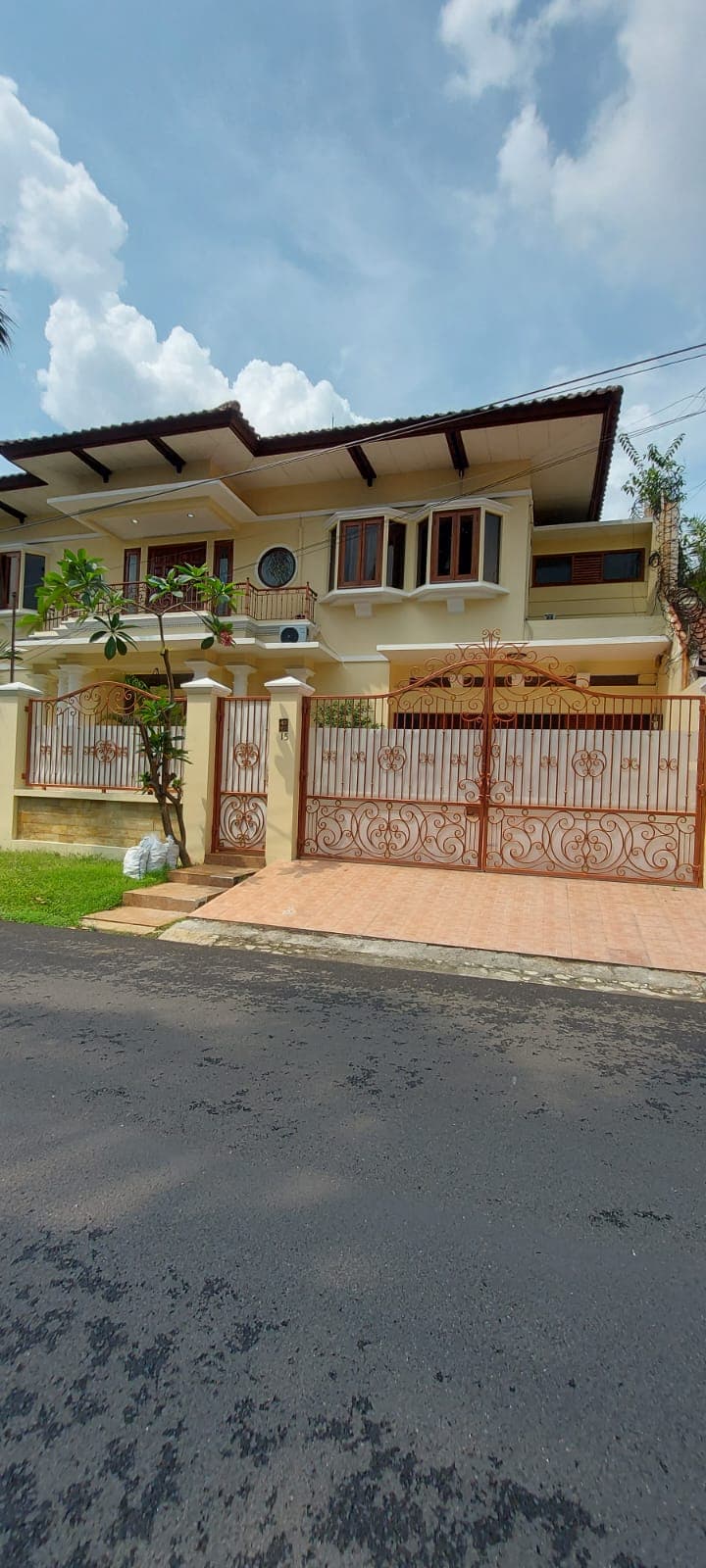 Tampak Depan Tampak Depan
